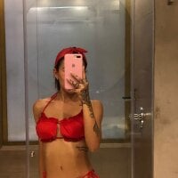 sara_lenoxx's Offline Chat Room