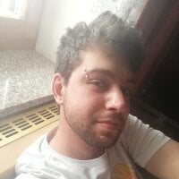 DaviDEEEXxX69's Offline Chat Room