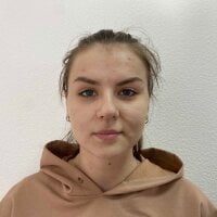 PierceChloe অফলাইন চ্যাট রুম