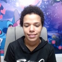 Morenita_ExtremeDirty's Offline Chat Room