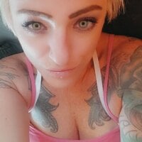 stunning_rose_libia's Offline Chat Room