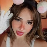 TastyCrissy model avatar