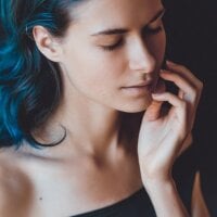 Christina_Godevil's Offline Chat Room