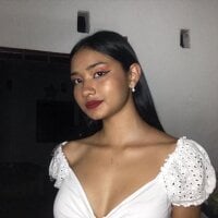 antooneellaa_ Adlı Modelin Çevrimdışı Sohbet Odası