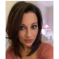 Eye_Candy69's Offline Chat Room