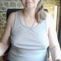 SweetPhoenix76 webcam