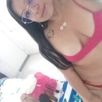 cristalhorny699 webcam model