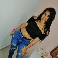 brokeninnocencee's Offline Chat Room