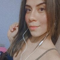 YesseniaDiaz's Offline Chat Room