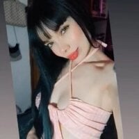 lili_pinki webcam model