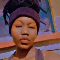 Playroom_queen webcam model