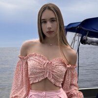 ZitaCring webcam model