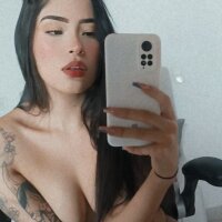 Desiree___'s Offline Chat Room