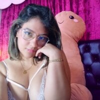 Pandoracherry webcam model