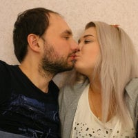 RobertAndYana Adlı Modelin Çevrimdışı Sohbet Odası