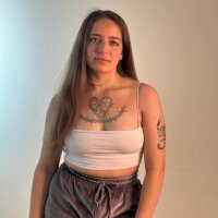 GenevieLeif webcam model