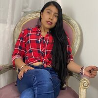 Madeline_Suare Chat Room offline