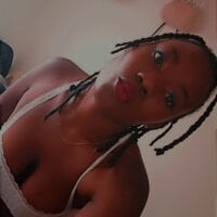 sexyamelia8's Offline Chat Room