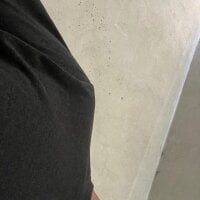 Vipersexy22's Offline Chat Room