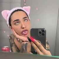 deepqueeen Adlı Modelin Çevrimdışı Sohbet Odası