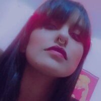 emmasex_28's Offline Chat Room