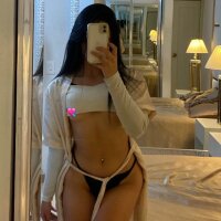 whitee_scarlet webcam