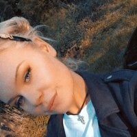 XXXXXCOUPLE's Offline Chat Room