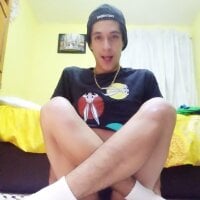 TwinkHotMexicano's Offline Chat Room