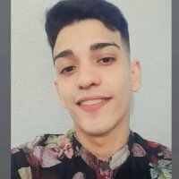 Abrahan_18 Adlı Modelin Çevrimdışı Sohbet Odası