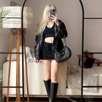 Rileydavis_69 Adlı Modelin Çevrimdışı Sohbet Odası