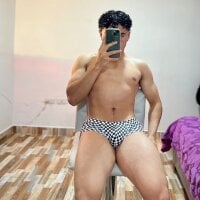 NoahJhoness webcam
