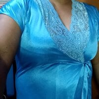 pyaari_boudi's Offline Chat Room