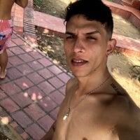 Thiago_and_friends' Offline XXX Chat
