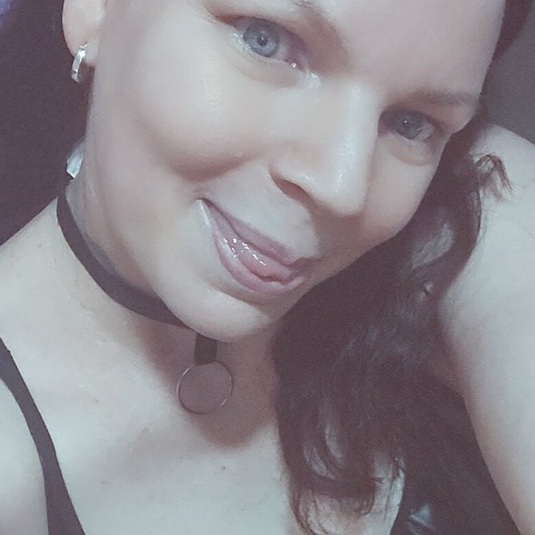 PlayfulcurvyyMilf