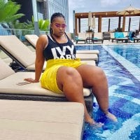 Thick_lolo's Offline Chat Room