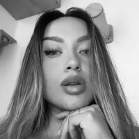 IamDennis webcam model