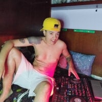 BOY_DJ_FTM webcam