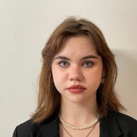 JuIieRatte Adlı Modelin Çevrimdışı Sohbet Odası