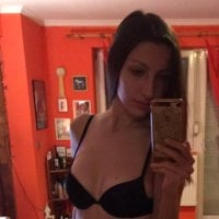 KinkyTania's Offline Chat Room