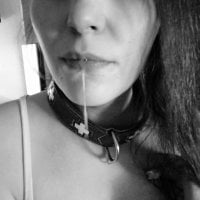 FuckAlice27's Offline Chat Room