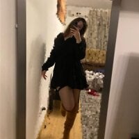 Issabella_issa naked in live sex video chat