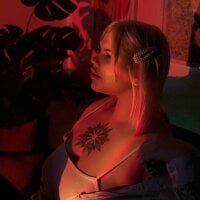Hi_im_Eva fully nude on webcam for live porn video chat