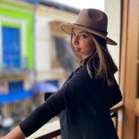 sofianaughty1823 webcam model
