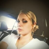 Justinsprettykitty's Offline Chat Room