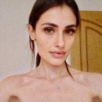Skinnymommy2799 webcam model