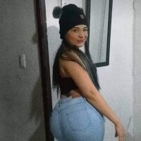 Nikoll_tonxo18 Adlı Modelin Çevrimdışı Sohbet Odası