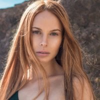 cutiekate1234 Adlı Modelin Çevrimdışı Sohbet Odası