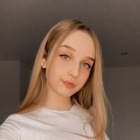 juliapelton3's Profile Pic