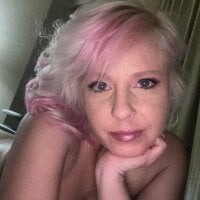 texashoneybee's Offline Chat Room