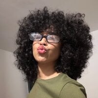 leahaltomm model avatar